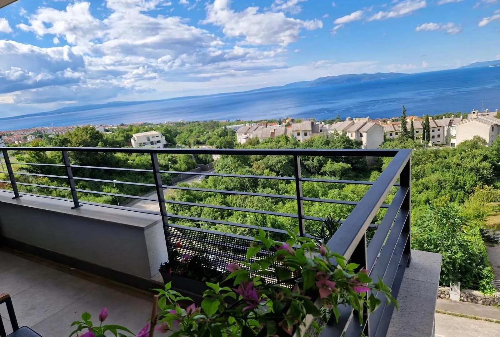 The View 180 - Cozy Panorama Apartment Kastav